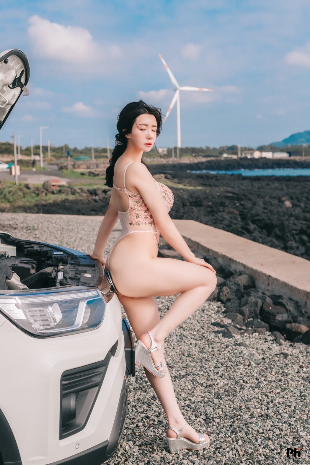 Paranhosu Sia_S22 Photo Book Vol.8 – Sunshine