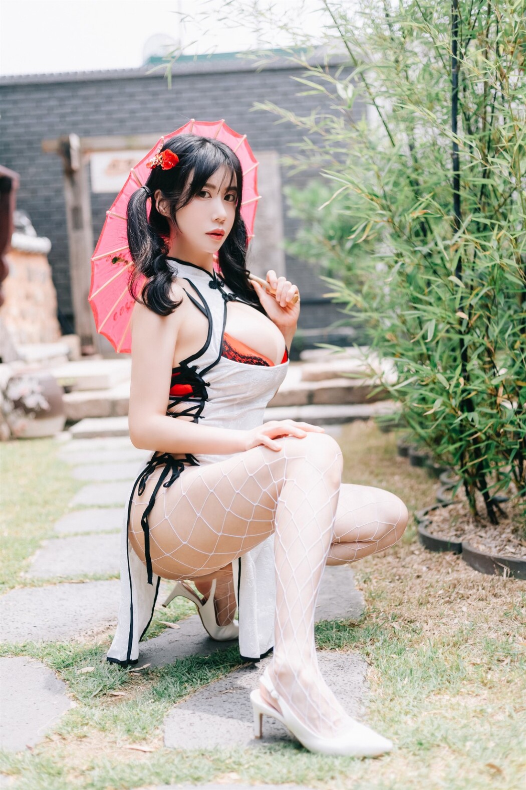 Paranhosu Sia_S22 – Bright Moon