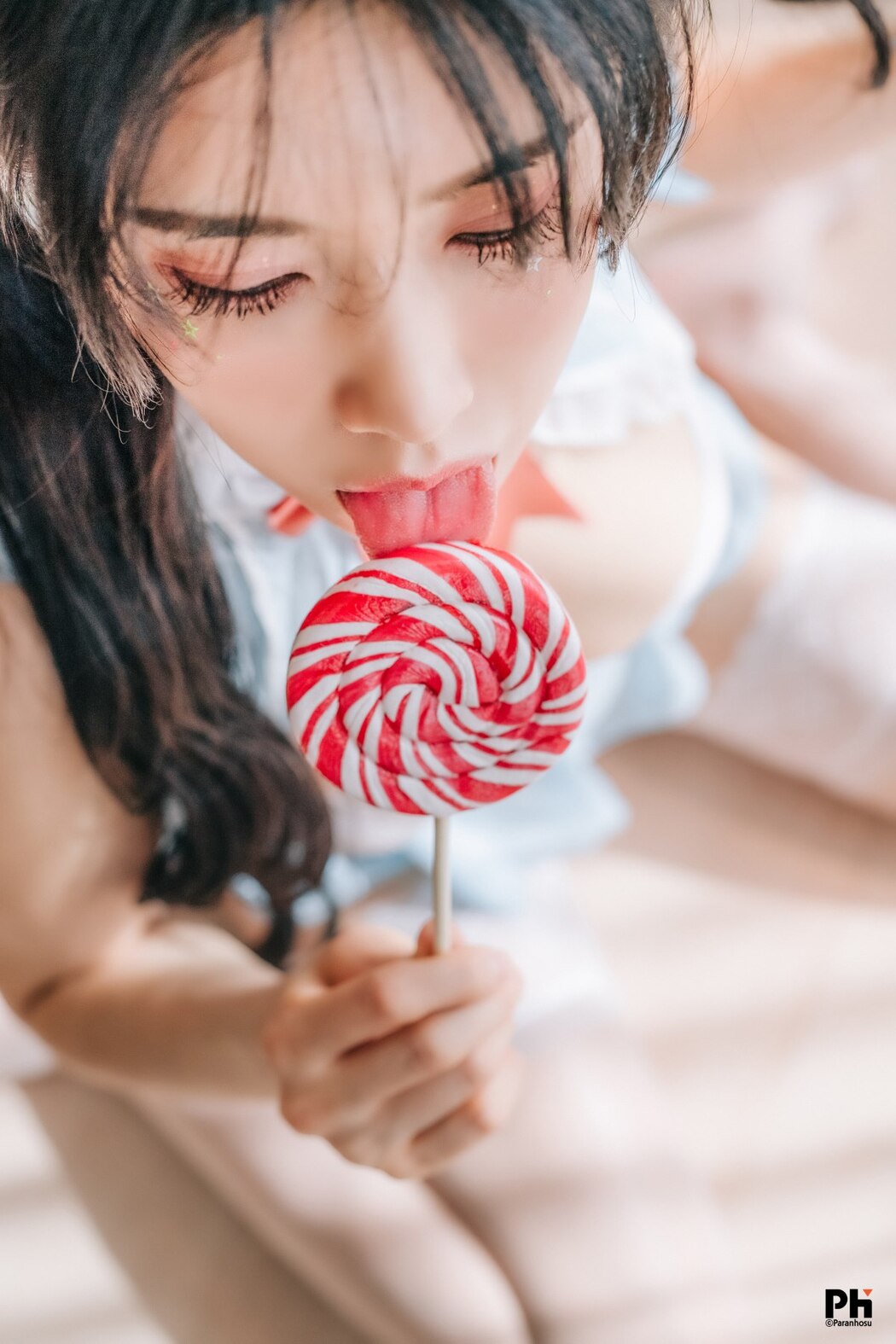 Paranhosu Sia_S22 Photo Book Vol.6 – Lollipop