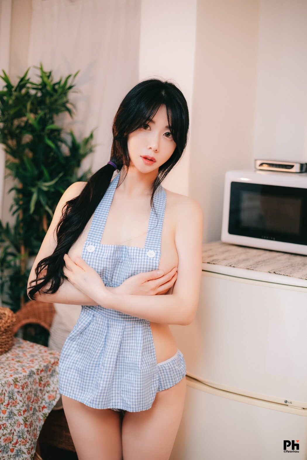Paranhosu Vol.2 Sia_S22 – Photo Book Girlfriend A
