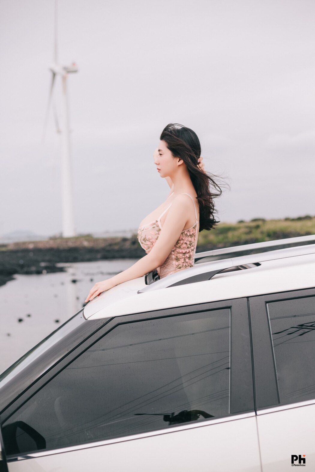 Paranhosu Sia_S22 Photo Book Vol.8 – Sunshine