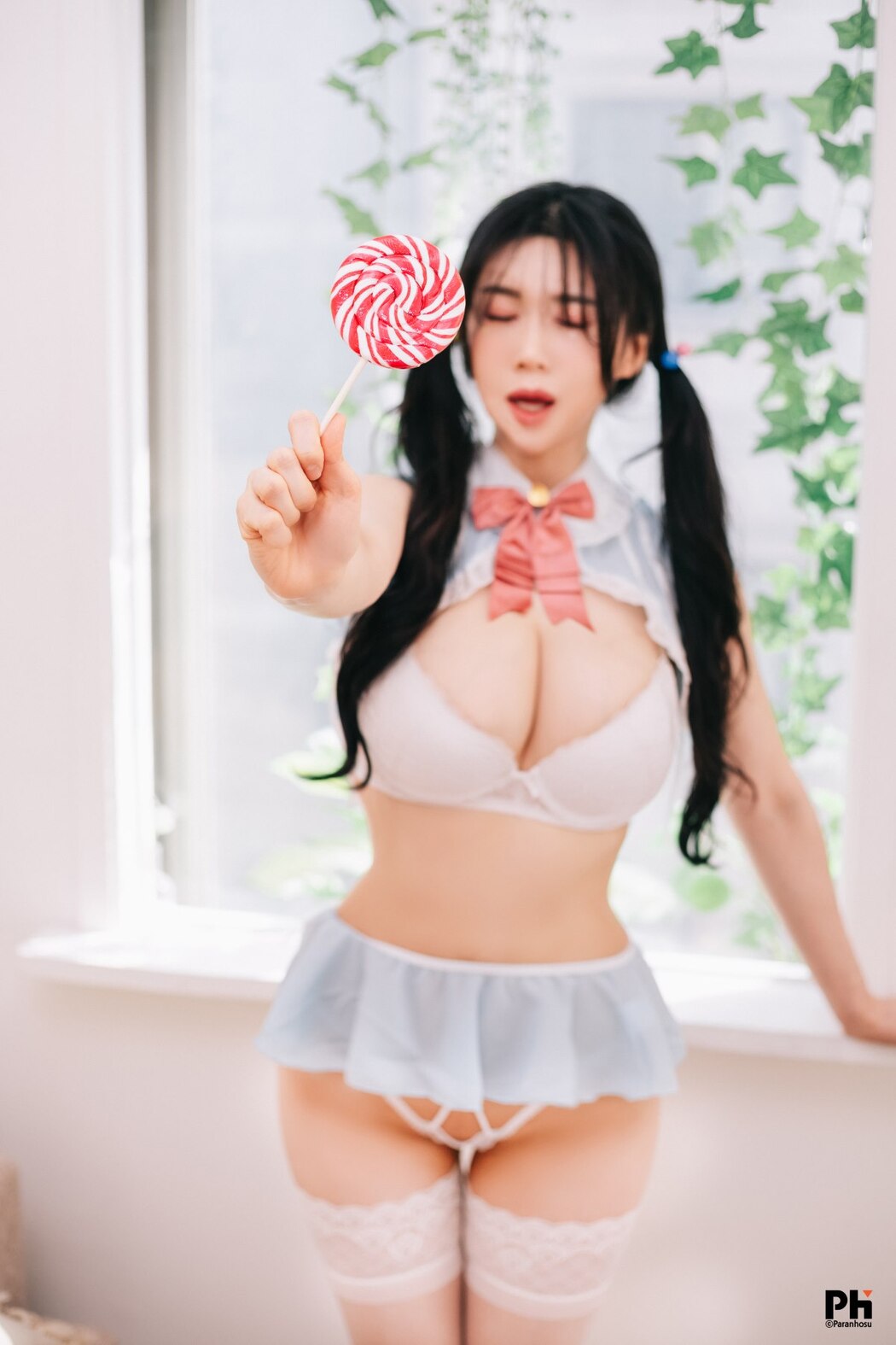 Paranhosu Sia_S22 Photo Book Vol.6 – Lollipop