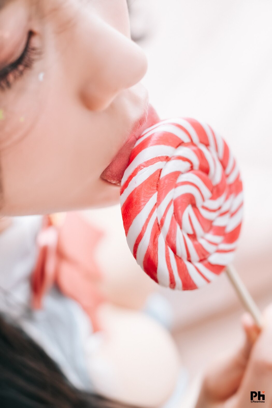 Paranhosu Sia_S22 Photo Book Vol.6 – Lollipop