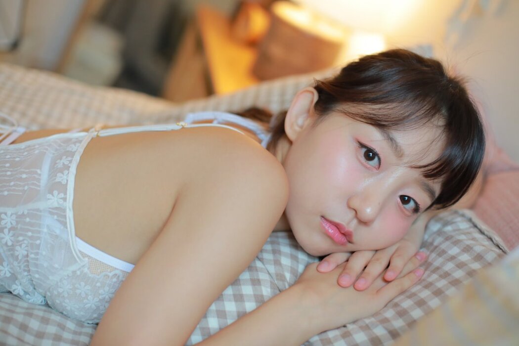 Eunji Pyo 표은지 Vol.02 Home B