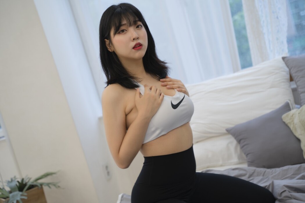 ROGLE Song Hana 송하나 – Leggings