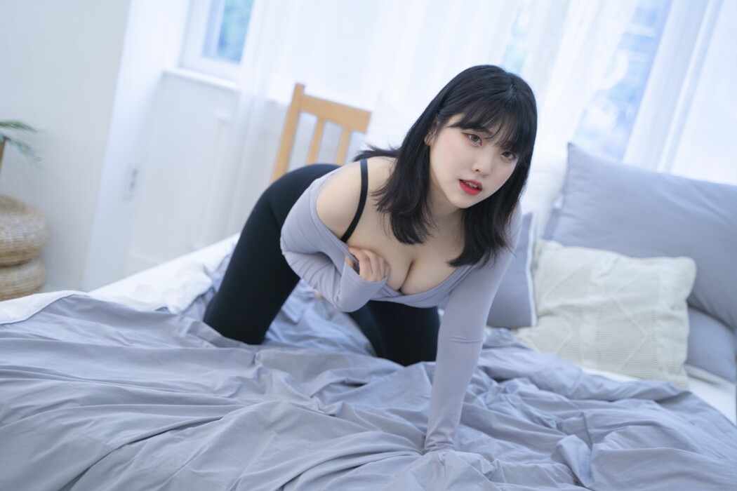 ROGLE Song Hana 송하나 – Leggings