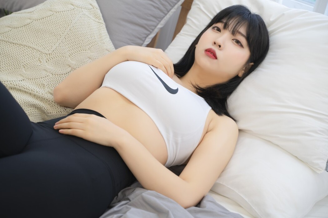 ROGLE Song Hana 송하나 – Leggings