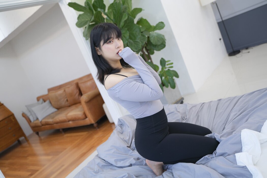 ROGLE Song Hana 송하나 – Leggings