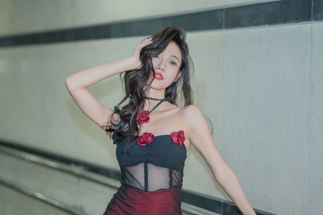 YiTuYu艺图语 Vol.8223 o1ne万 (23P)