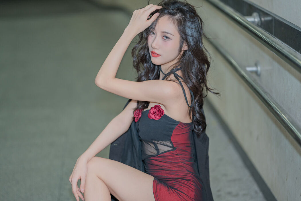 YiTuYu艺图语 Vol.8223 o1ne万 (23P)