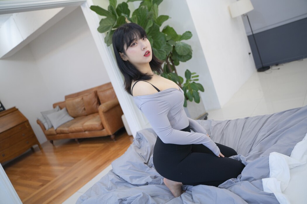 ROGLE Song Hana 송하나 – Leggings