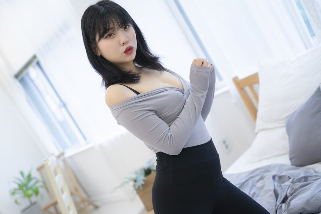 ROGLE Song Hana 송하나 – Leggings