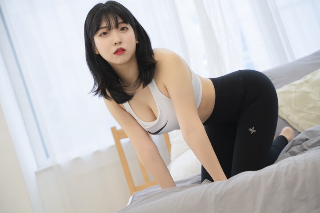 ROGLE Song Hana 송하나 – Leggings