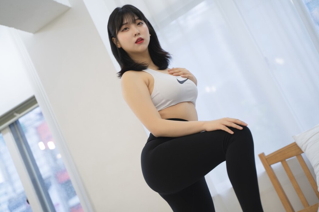 ROGLE Song Hana 송하나 – Leggings