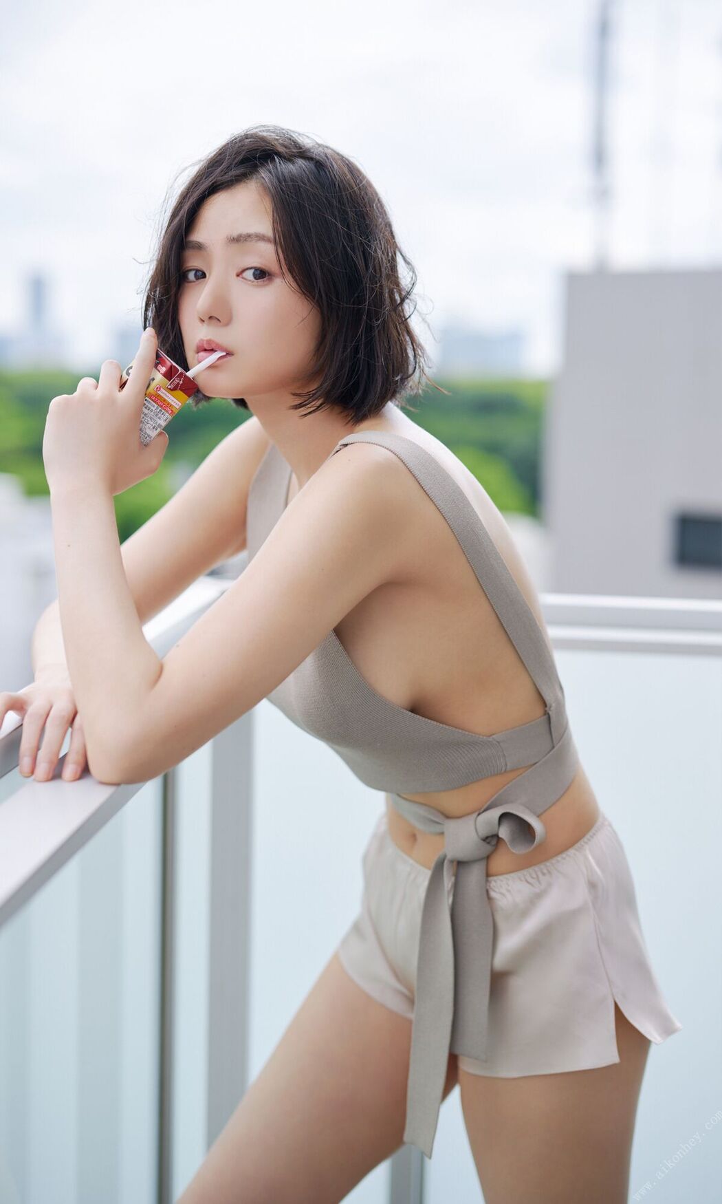 JP Moemi Katayama 片山萌美 &#8211; 街に生きる 週プレ PHOTO BOOK (65P)