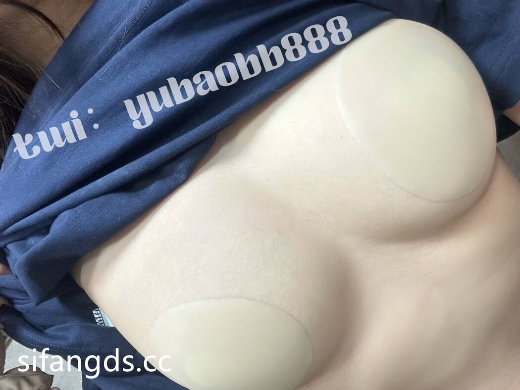Yu Bao 瑜宝 – 反差母狗颜值女神 8月最新VIP福利 (86P – 57V)