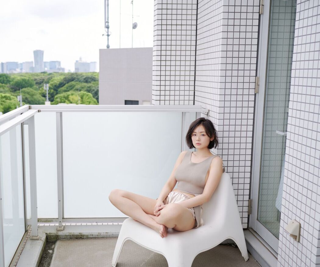 JP Moemi Katayama 片山萌美 &#8211; 街に生きる 週プレ PHOTO BOOK (65P)