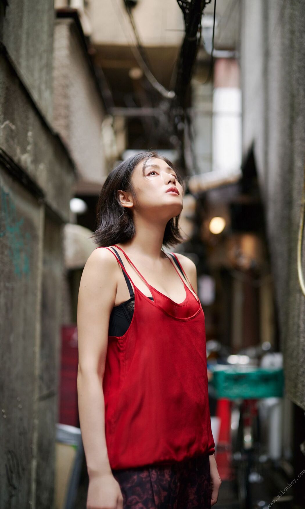 JP Moemi Katayama 片山萌美 &#8211; 街に生きる 週プレ PHOTO BOOK (65P)