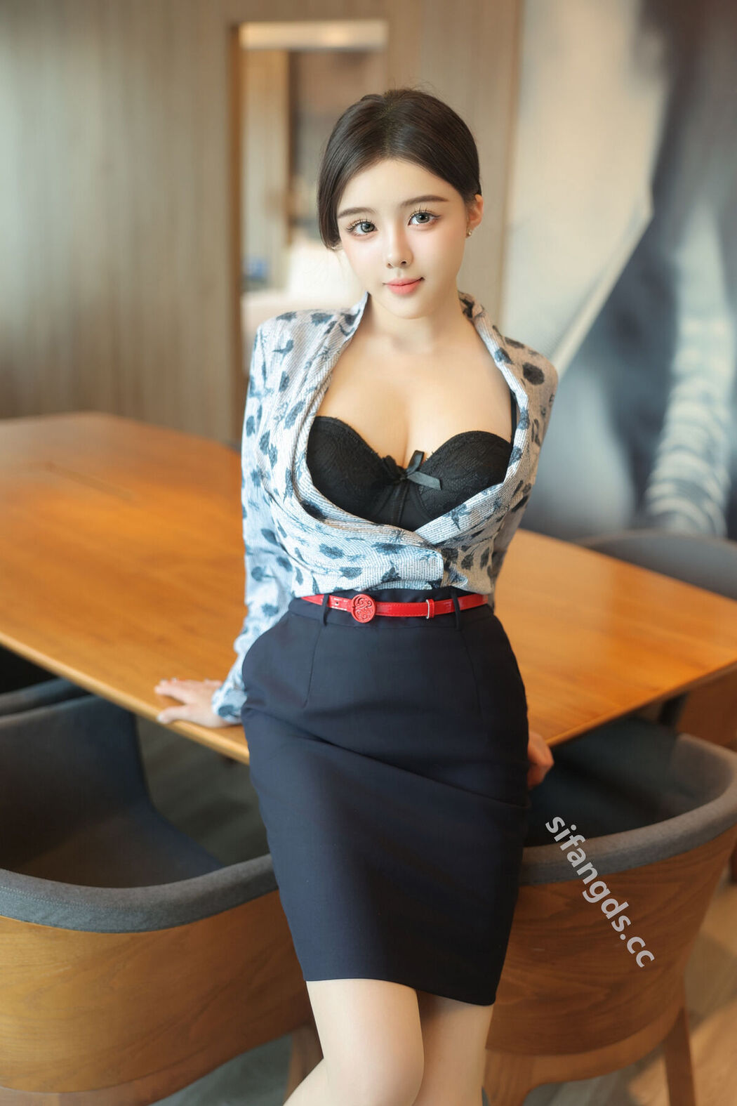 XR Uncensored Yuan Yuan 袁圆 &#8211; R18 秀人网模特 空姐 S (84P &#8211; 4V)