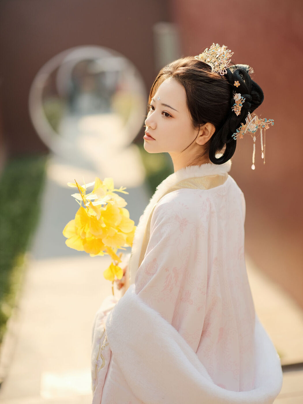 YiTuYu艺图语 Vol.8236 媛媛 (26P)