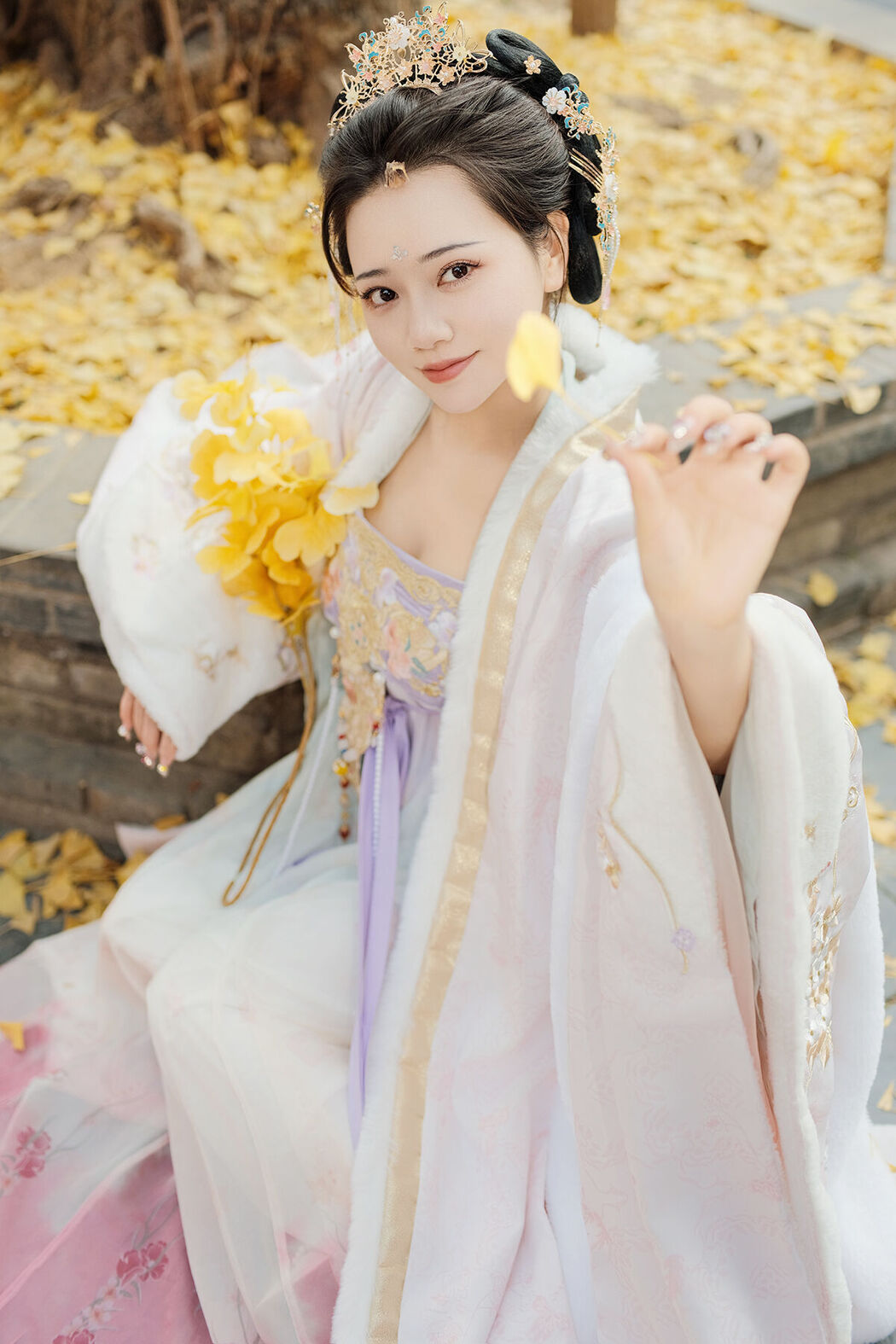 YiTuYu艺图语 Vol.8236 媛媛 (26P) Cover Photo