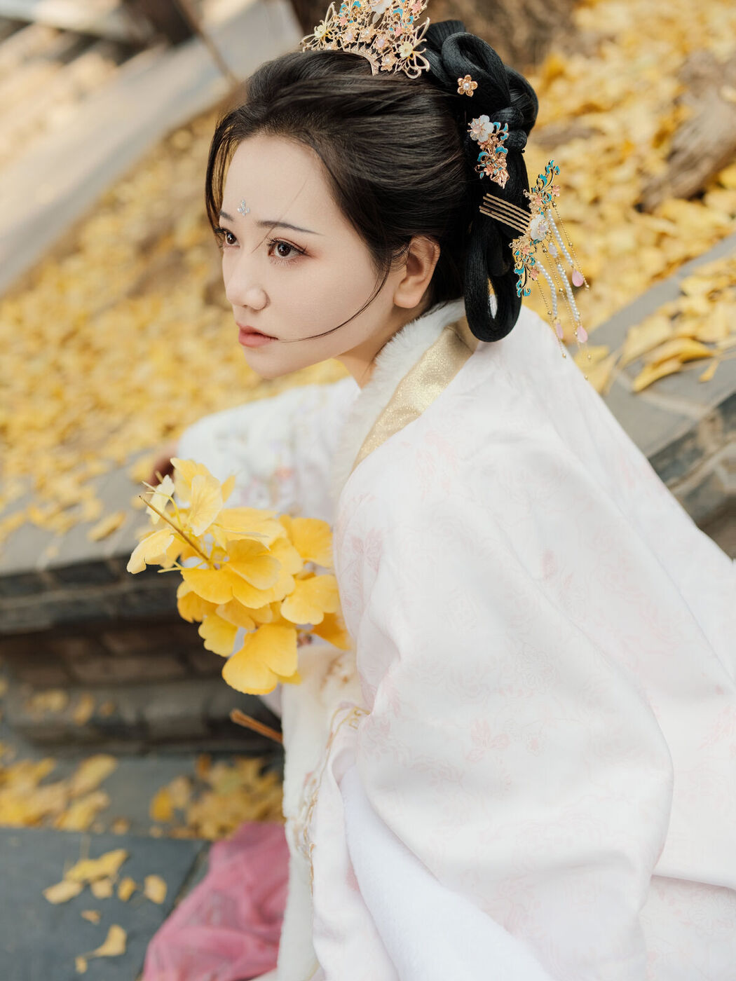 YiTuYu艺图语 Vol.8236 媛媛 (26P)