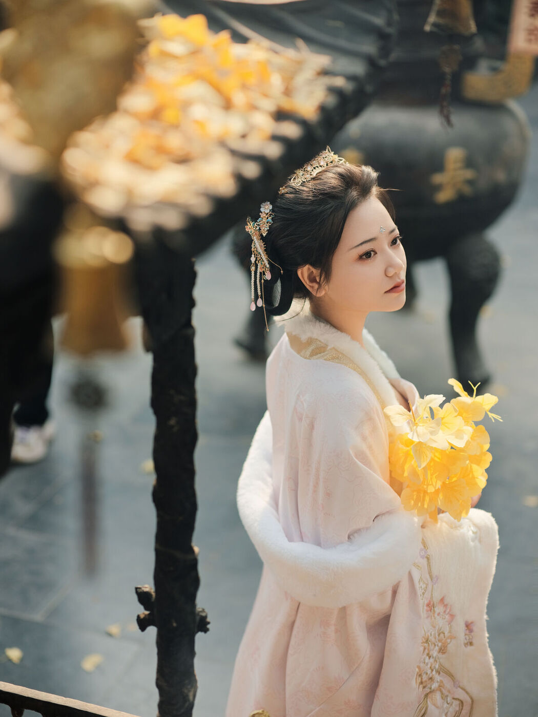 YiTuYu艺图语 Vol.8236 媛媛 (26P)