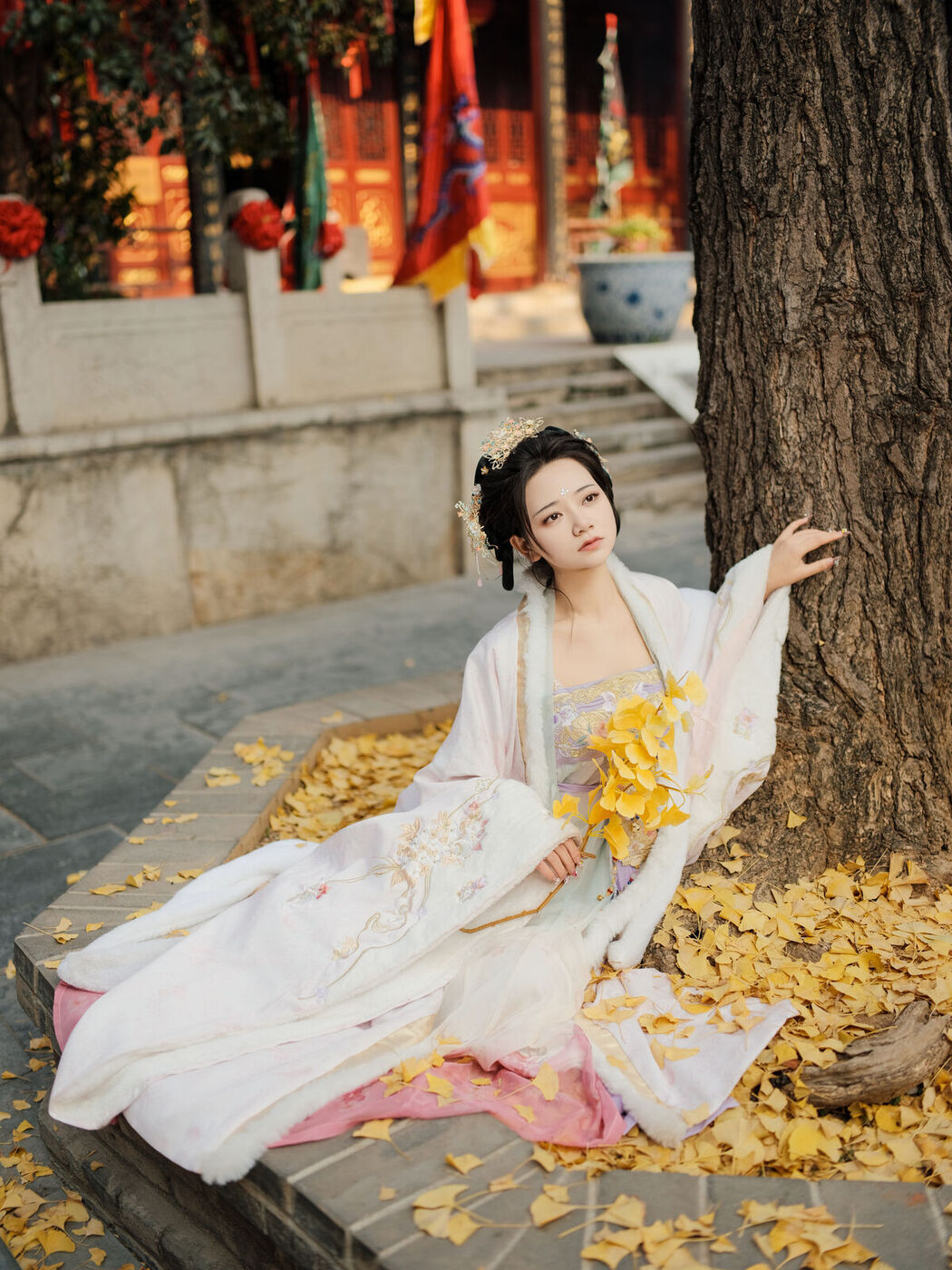 YiTuYu艺图语 Vol.8236 媛媛 (26P)