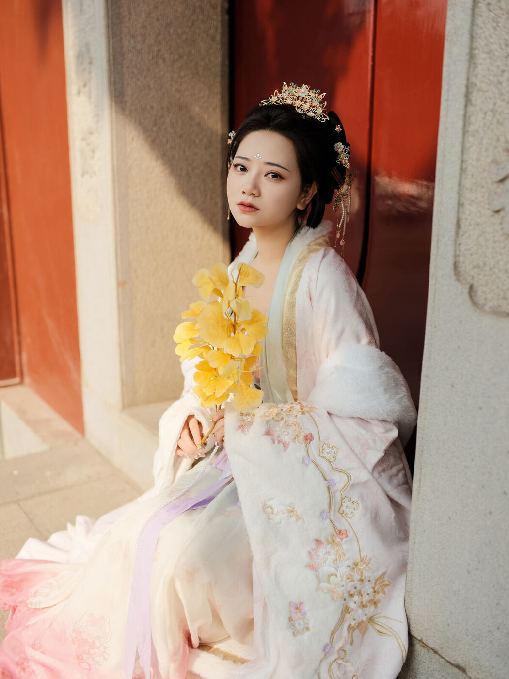 YiTuYu艺图语 Vol.8236 媛媛 (26P)