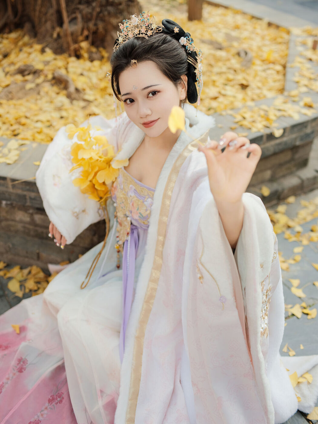YiTuYu艺图语 Vol.8236 媛媛 (26P)
