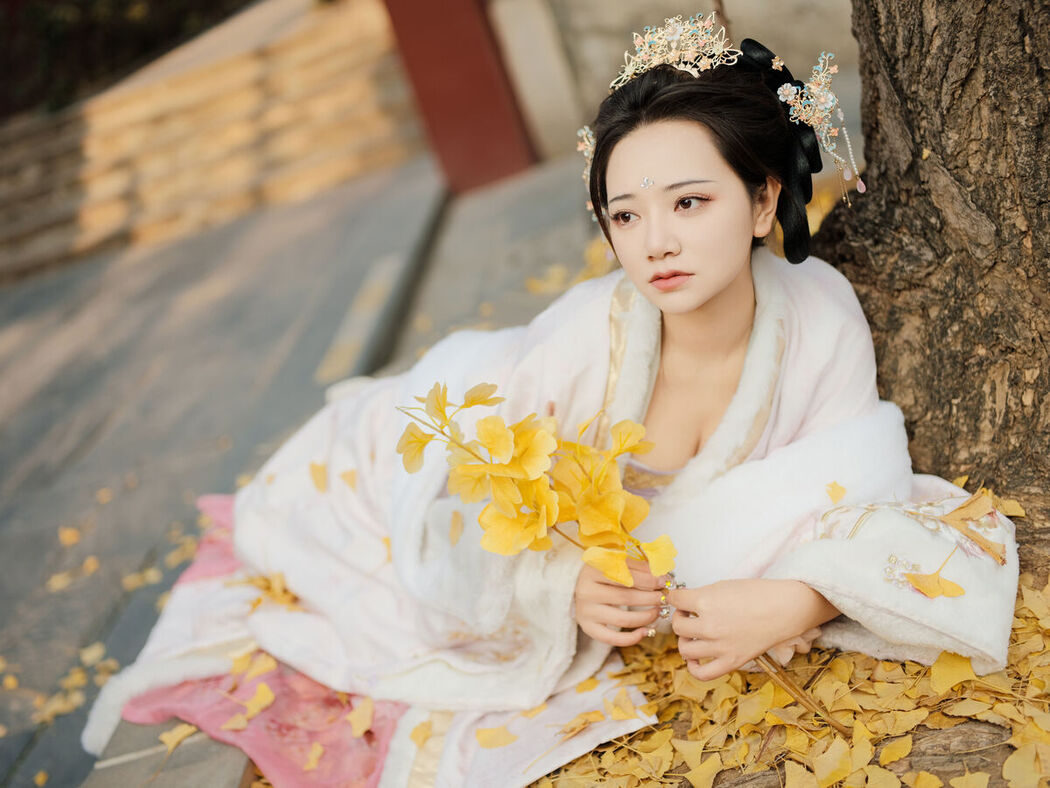 YiTuYu艺图语 Vol.8236 媛媛 (26P)