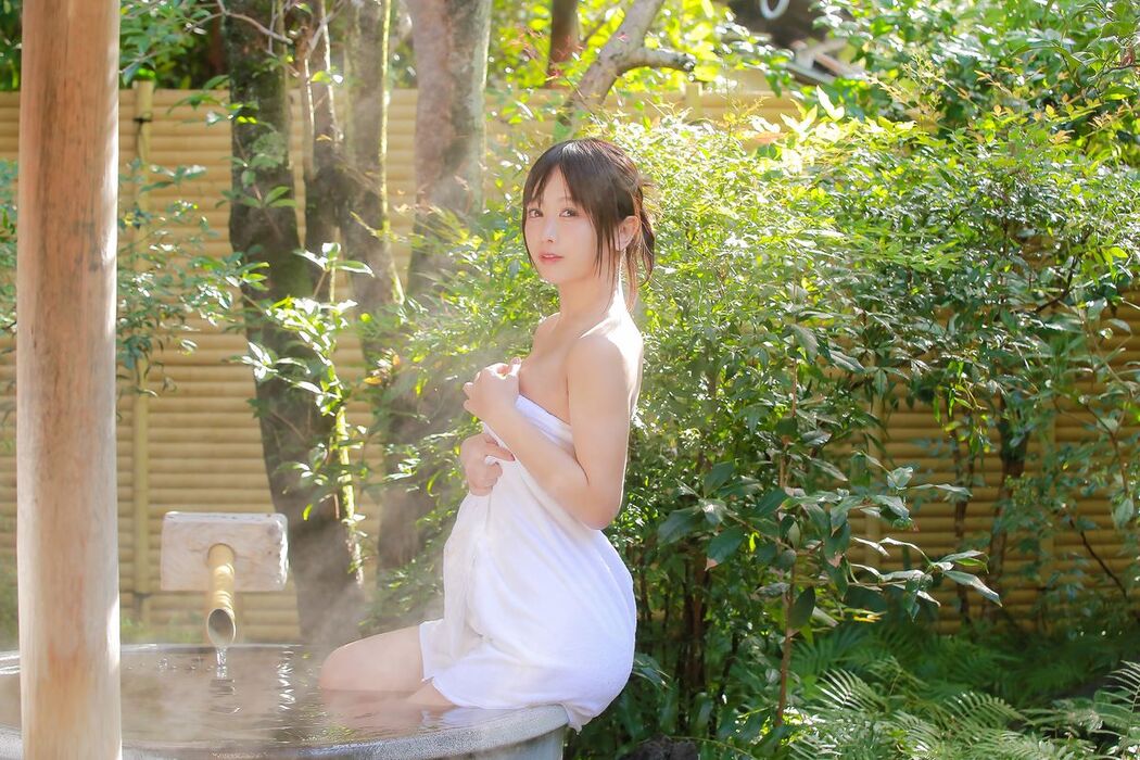 Coser@いくみ 193iKkyu3 &#8211; Ikumi いくみ Ikumi to Onsen いくみと温泉 Part1 (52P)