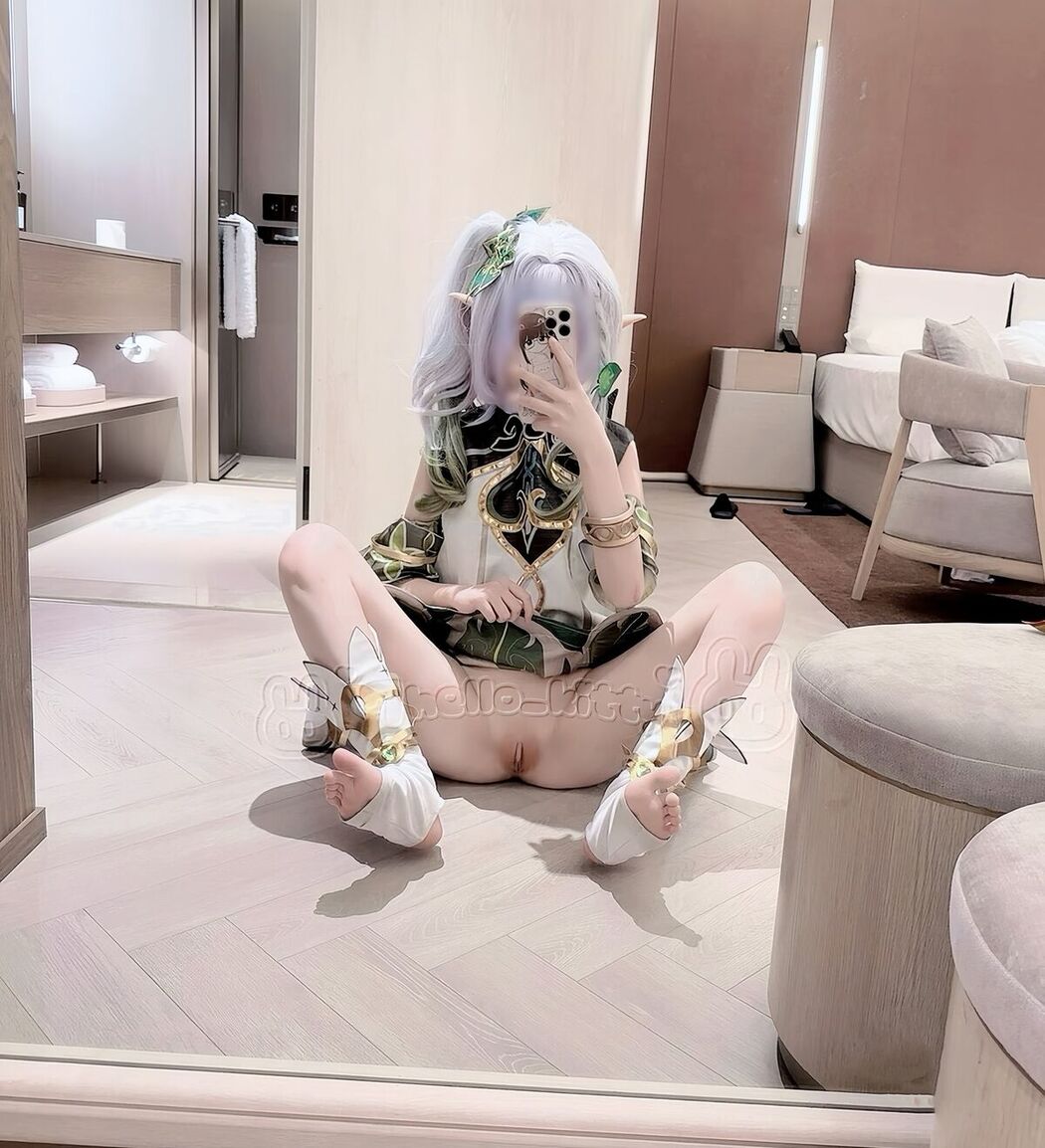 Coser@糕糕 &#8211; 萝莉体超级网红 福利视图集 Part03 (69P)