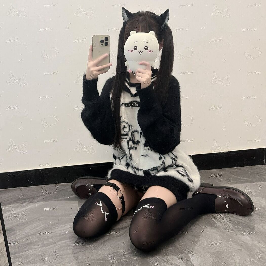 Coser@糕糕 &#8211; 萝莉体超级网红 福利视图集 Part05 (69P)