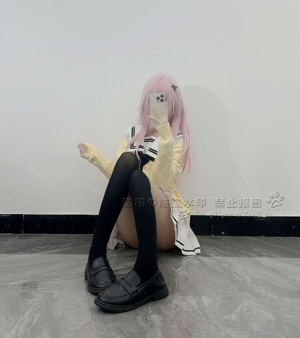 Coser@糕糕 &#8211; 萝莉体超级网红 福利视图集 Part01 (70P &#8211; 362V)