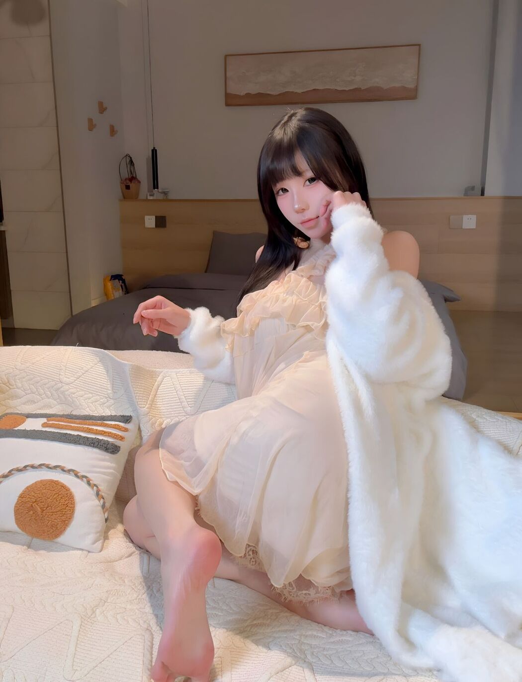 Coser@黏黏团子兔 – 泥醉姉 Part2 (60P)