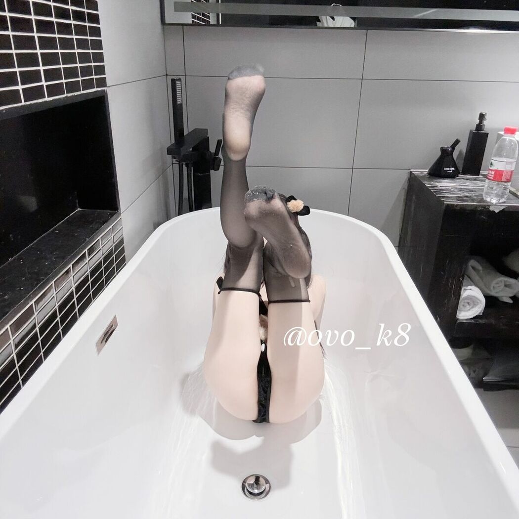Coser@糕糕 &#8211; 萝莉体超级网红 福利视图集 Part02 (70P)