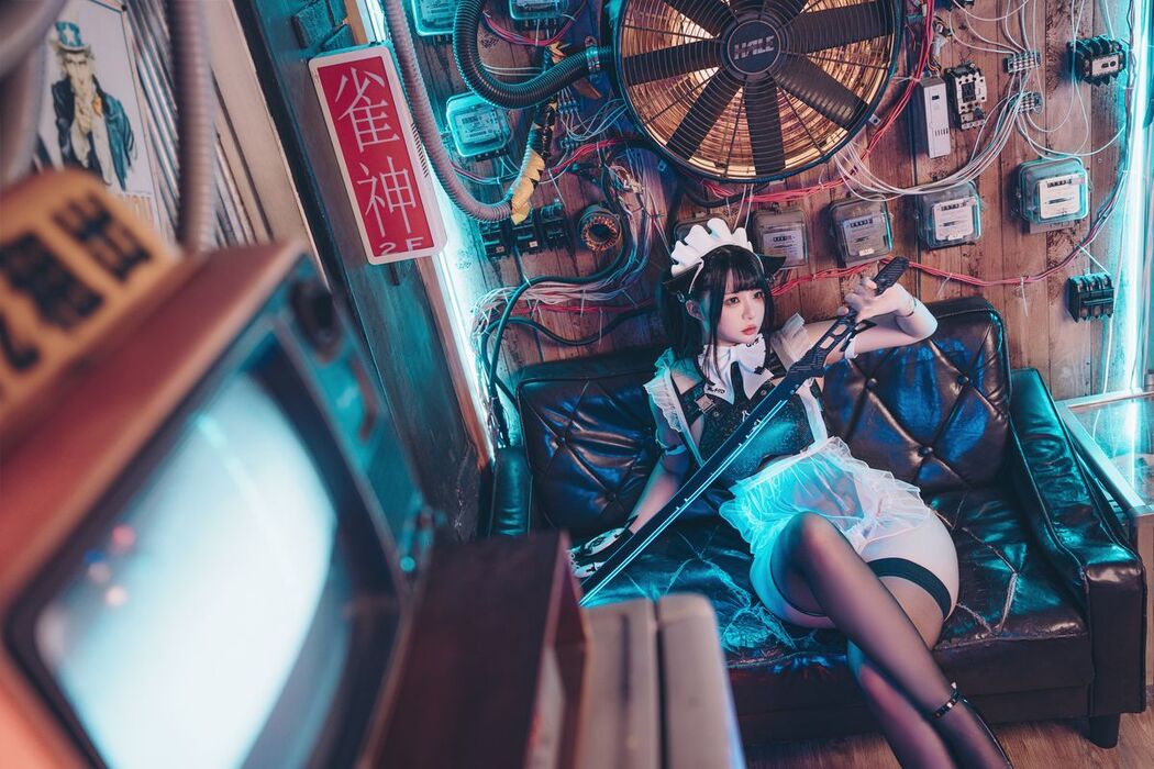 Coser@落落Raku &#8211; 8K 初音未来 FutureTone (52P)
