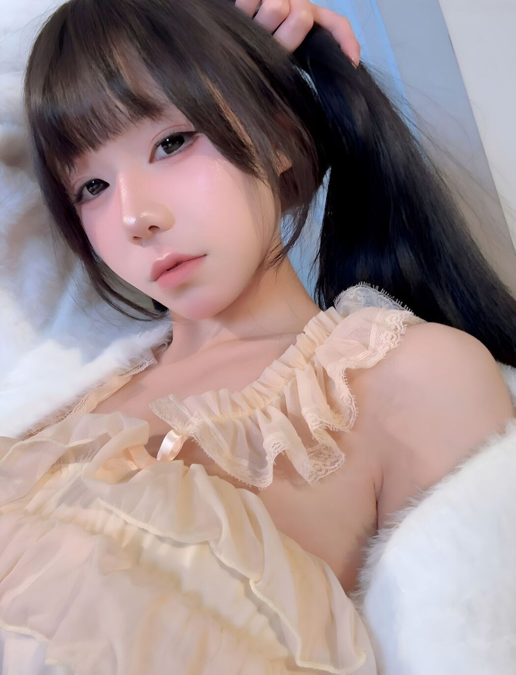 Coser@黏黏团子兔 – 泥醉姉 Part2 (60P)