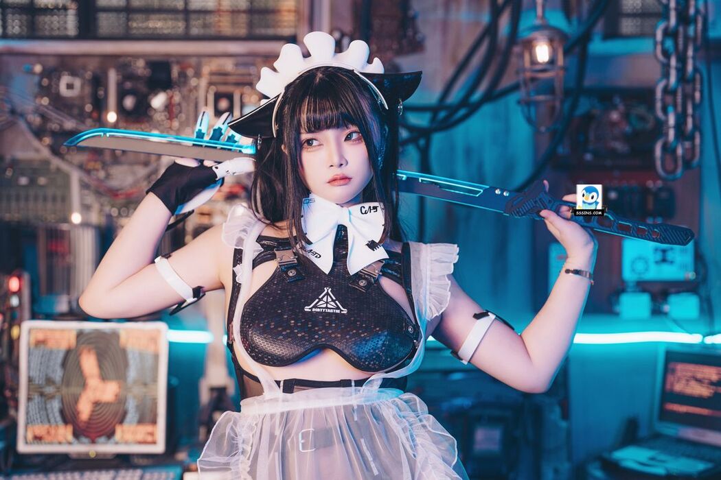 Coser@落落Raku &#8211; 8K 初音未来 FutureTone (52P)