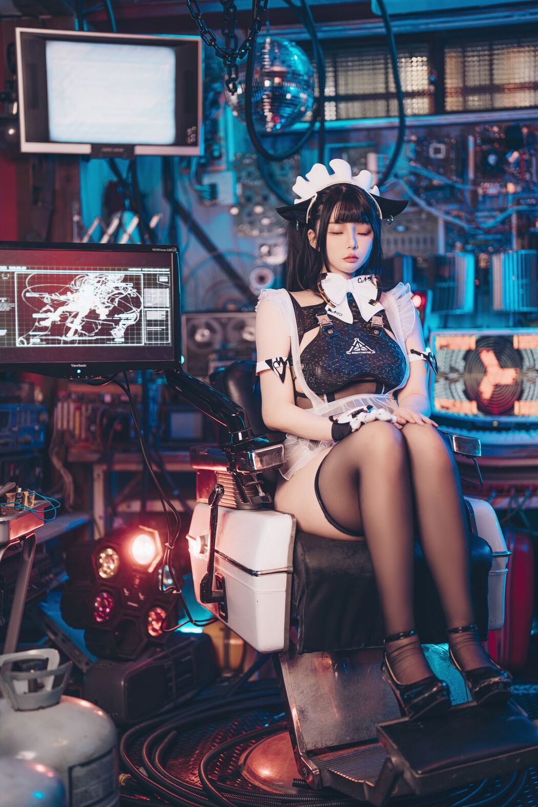 Coser@落落Raku &#8211; 8K 初音未来 FutureTone (52P)