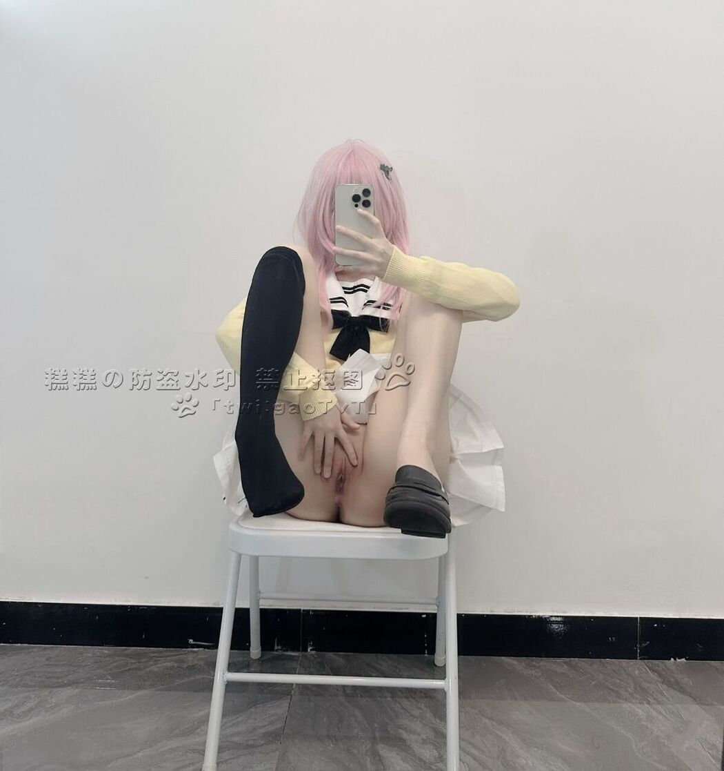 Coser@糕糕 &#8211; 萝莉体超级网红 福利视图集 Part05 (69P)