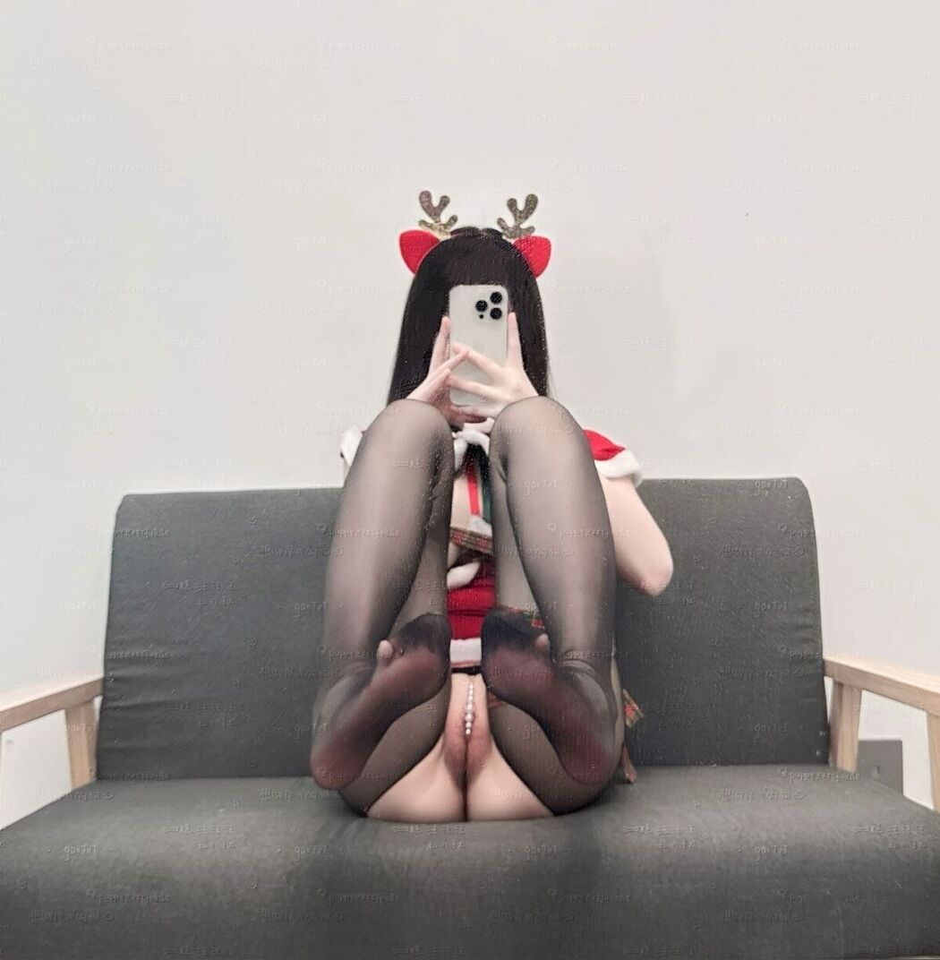 Coser@糕糕 &#8211; 萝莉体超级网红 福利视图集 Part02 (70P)