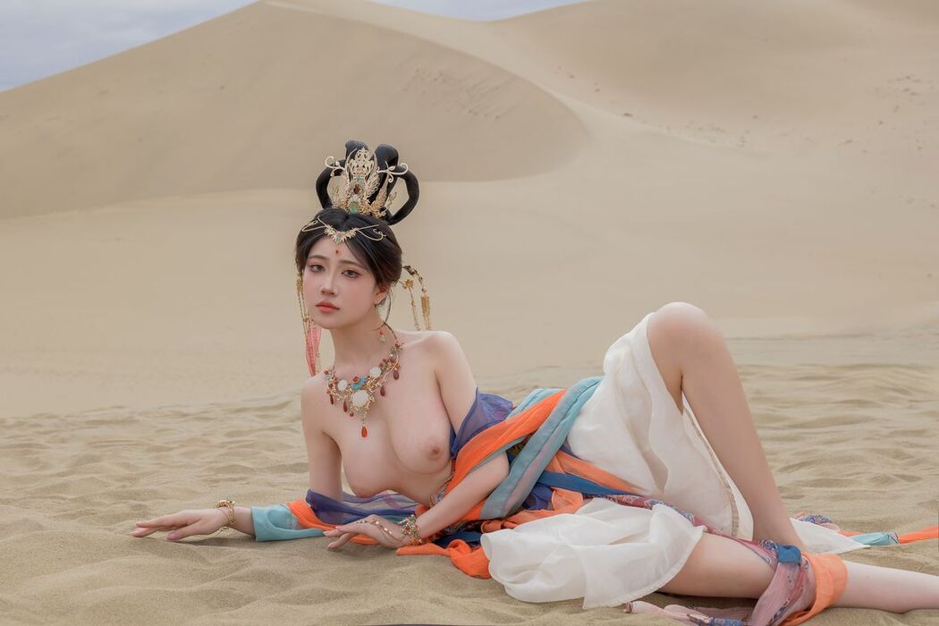 Coser@年年Nnian – 飞天 (64P)