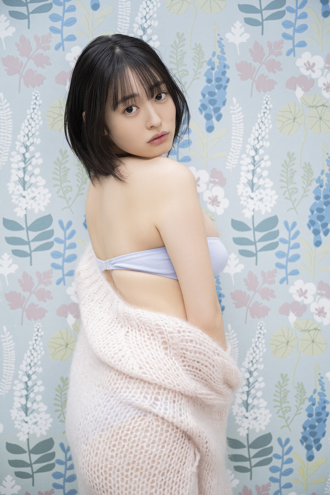 Miu Shirahama 白濱美兎, 漫画アクションデジタル写真集 「Pure White」 Set.01