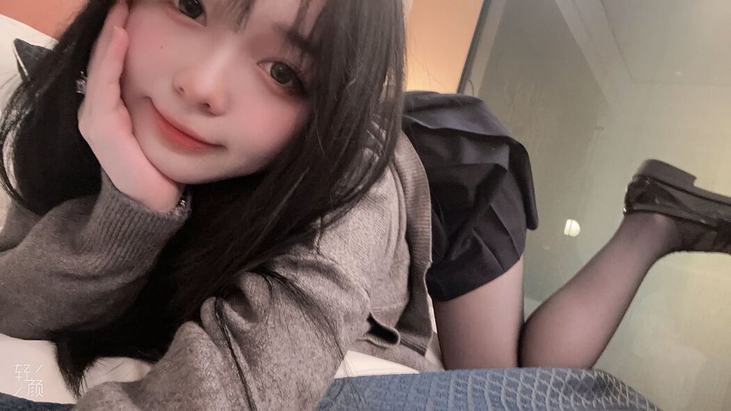 Coser@爱吃甜食的仔仔酱 zzxxruru Part1 (72P – 50V)