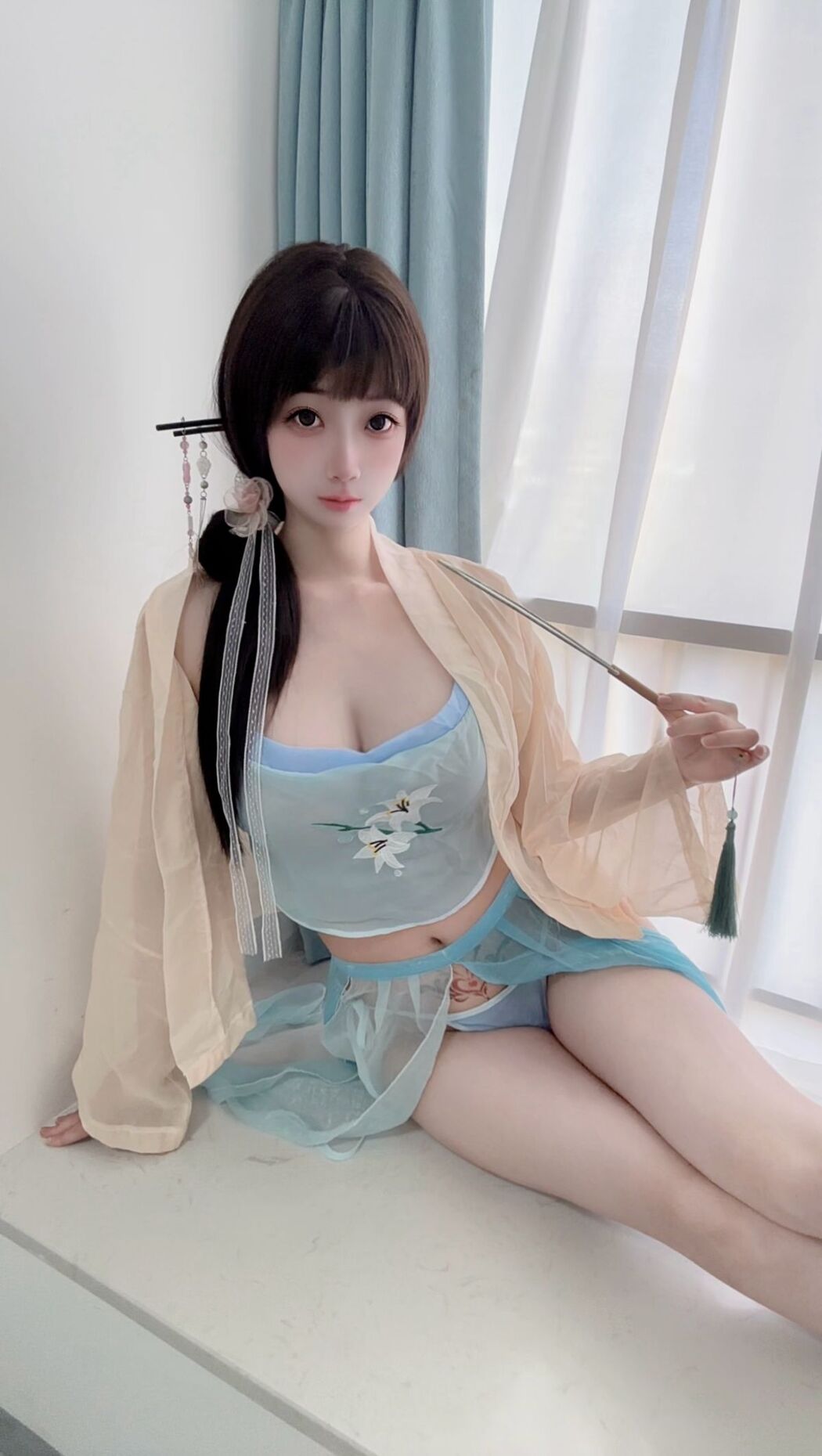 Coser@兔叽兔姬 – 12月舰长 (24P – 3V)
