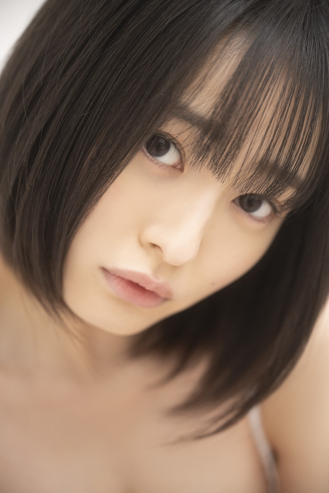 Miu Shirahama 白濱美兎, 漫画アクションデジタル写真集 「Pure White」 Set.02 Cover Photo