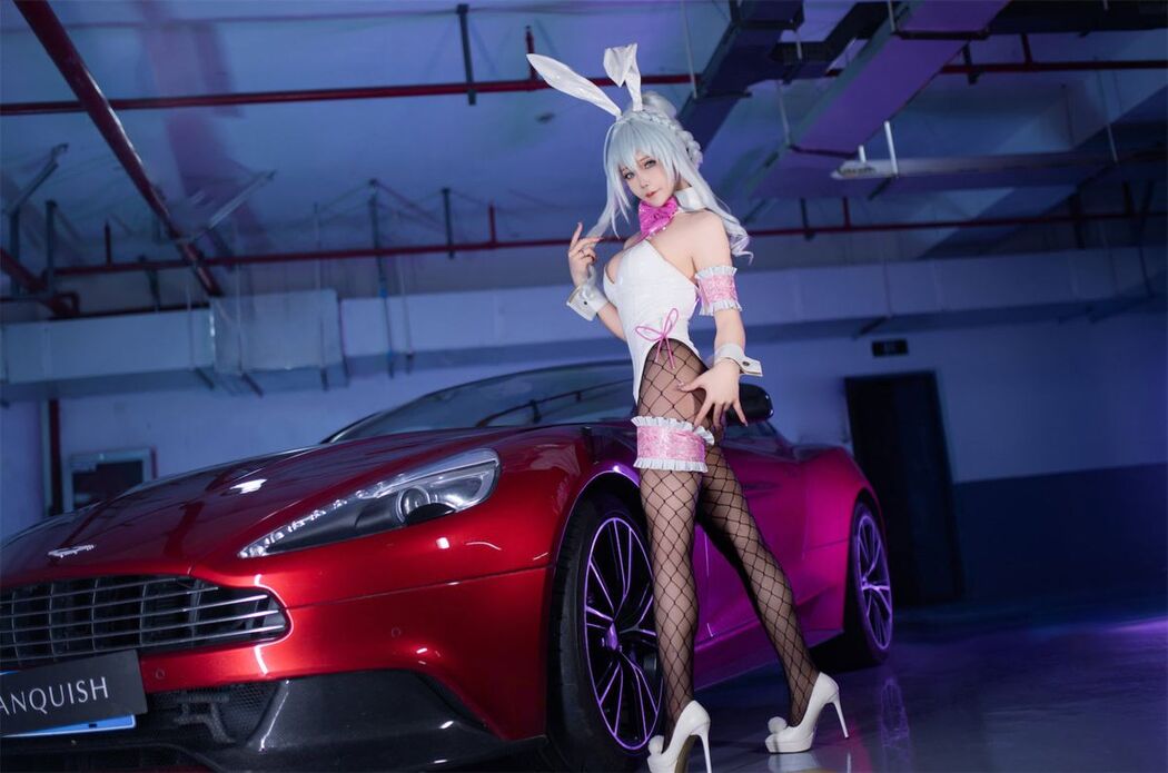 Coser@抱走莫子aa – 雪女跑车兔女郎 (28P)