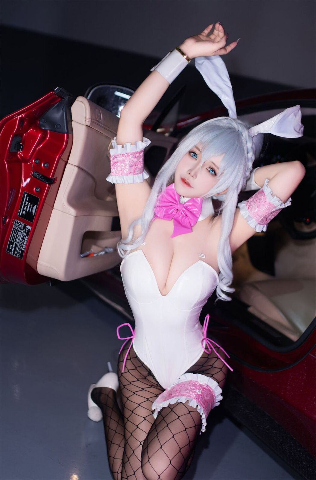 Coser@抱走莫子aa – 雪女跑车兔女郎 (28P)